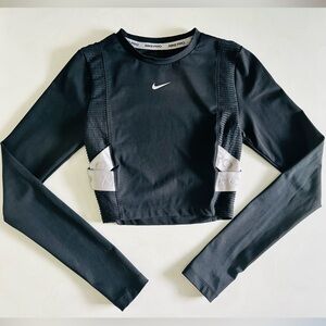 NikePro crop top 🖤